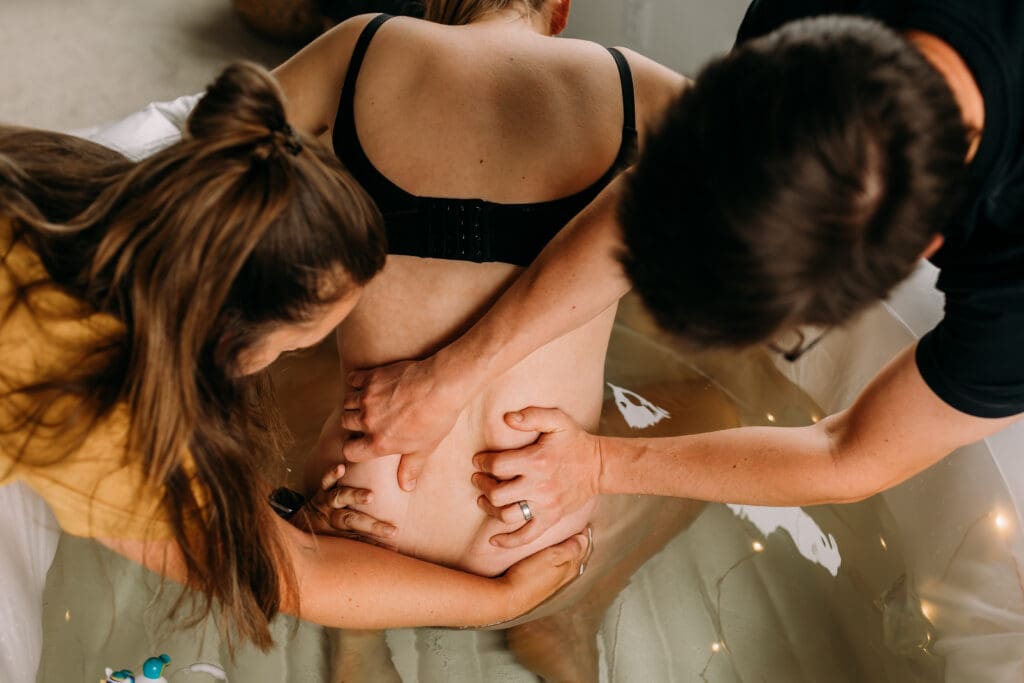 Edmonton Doula, Birth Support in Edmonton, Midwife, Birth Photography, Water birth in Edmonton